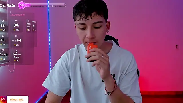 Snapshot of Casper___kyy chatting on 10-21-25, 06:52 Casper kyy online show from 10-21-25, 06:52