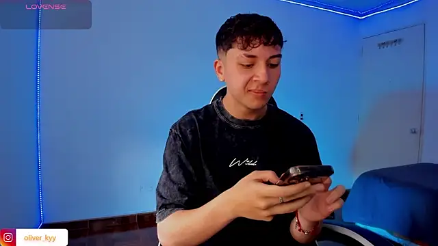 Snapshot of Casper___kyy chatting on 11-16-25, 04:34 Casper kyy online show from 11-16-25, 04:34