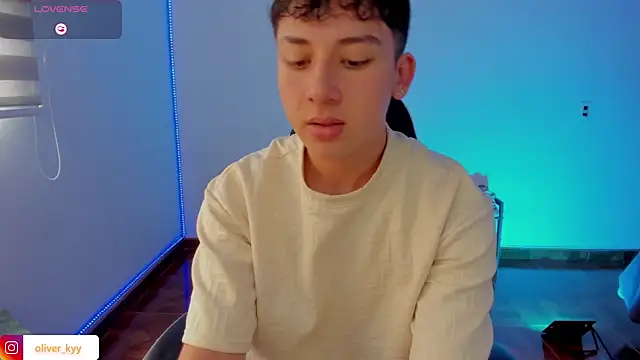 Snapshot of Casper___kyy chatting on 11-24-25, 06:18 Casper kyy online show from 11-24-25, 06:18
