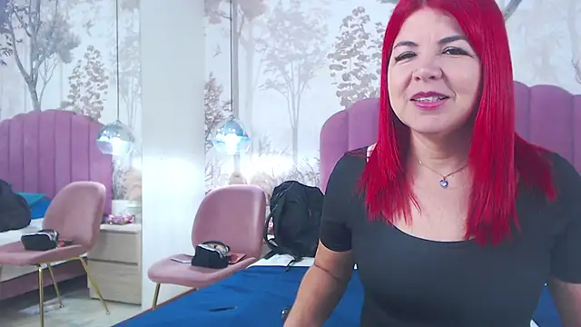 Snapshot of CorineRay chatting on 10-21-25, 12:28 CorineRay online show from 10-21-25, 12:28