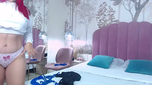 Snapshot of CorineRay chatting on 11-20-25, 02:06 CorineRay online show from 11-20-25, 02:06