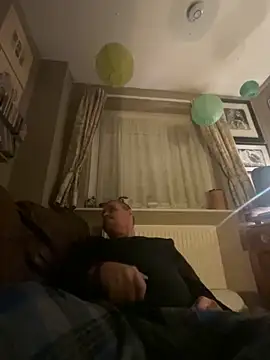 WriggleQuest online show from 11-24-25, 06:07