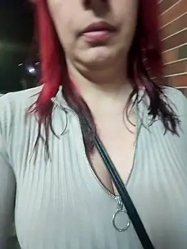 Snapshot of angel__red_ chatting on 10-29-25, 03:31 angel red online show from 10-29-25, 03:31