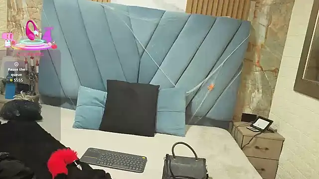 Snapshot of angel__red_ chatting on 10-30-25, 03:08 angel red online show from 10-30-25, 03:08