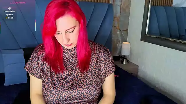 Snapshot of angel__red_ chatting on 11-30-25, 01:31 angel red online show from 11-30-25, 01:31