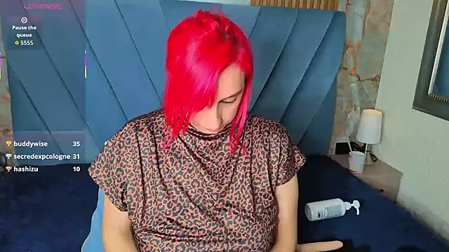 Snapshot of angel__red_ chatting on 11-30-25, 01:37 angel red online show from 11-30-25, 01:37