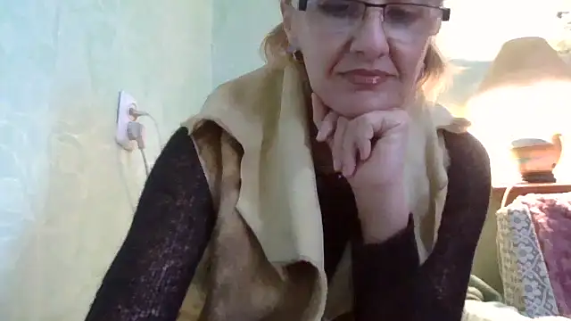 TianaQLove online show from 10-04-25, 10:02