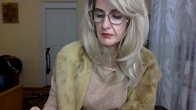 TianaQLove online show from 10-24-25, 03:52