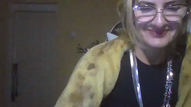 TianaQLove online show from 10-27-25, 05:17