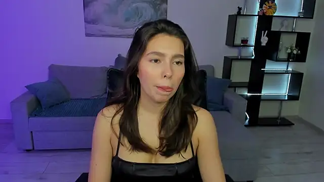 Snapshot of LounaDivine chatting on 11-11-25, 05:40 LounaDivine online show from 11-11-25, 05:40