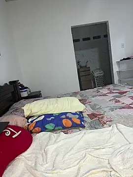 Snapshot of Mariana_cooper_07 chatting on 10-21-25, 01:06 Mariana cooper 07 online show from 10-21-25, 01:06