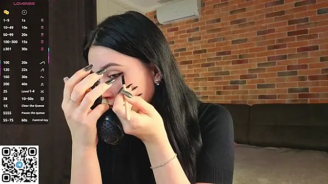 EnricaElis online show from 12-15-25, 08:13