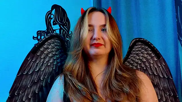 Snapshot of LucilleMcBride chatting on 10-31-25, 09:10 LucilleMcBride online show from 10-31-25, 09:10