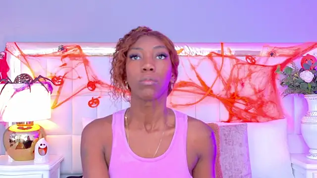 MadeleineHocker online show from 10-28-25, 12:19