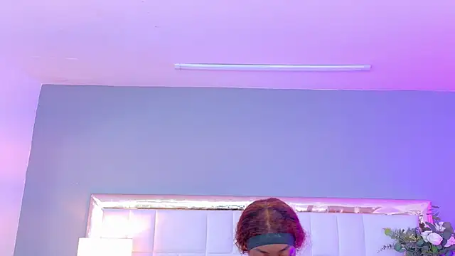 MadeleineHocker online show from 11-06-25, 12:50