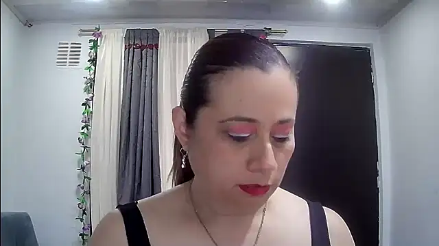 Snapshot of milagros_latina75 chatting on 11-09-25, 05:44 milagros latina75 online show from 11-09-25, 05:44