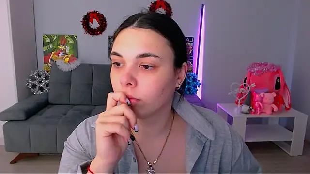 queenofthesense  online show from 12-02-25, 10:09