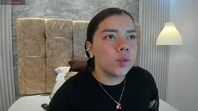 leilapons online show from 11-21-25, 05:00