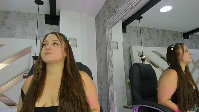 mariana jhones  online show from 10-22-25, 08:19