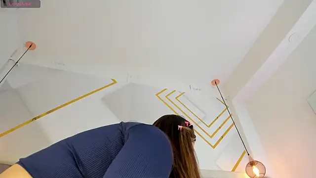 mariana jhones  online show from 10-29-25, 01:13