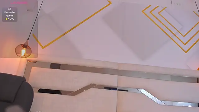 mariana jhones  online show from 11-21-25, 02:16