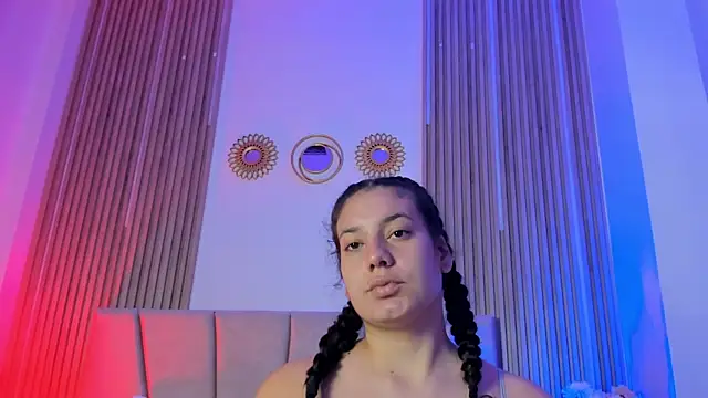 Rachell Jamess online show from 10-31-25, 03:40