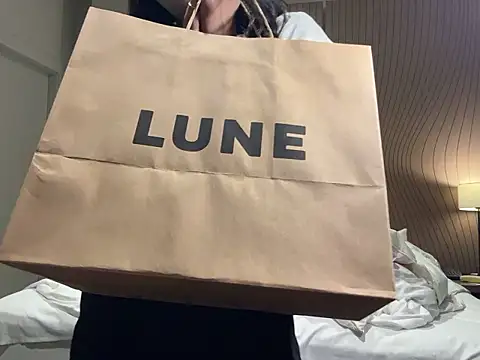 yuu-chan  online show from 11-23-25, 09:20