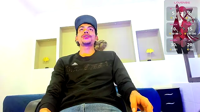 Snapshot of Tommy_kurtt chatting on 11-06-25, 11:33 Tommy kurtt online show from 11-06-25, 11:33