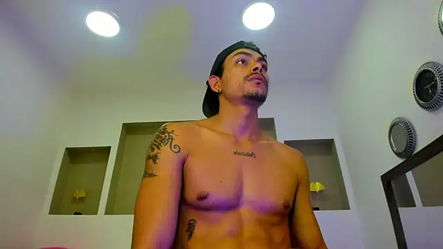 Snapshot of Tommy_kurtt chatting on 11-07-25, 01:11 Tommy kurtt online show from 11-07-25, 01:11