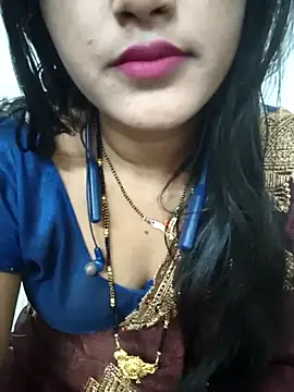 Snapshot of BEAUTY_QUE chatting on 10-27-25, 09:08 BEAUTY QUE online show from 10-27-25, 09:08