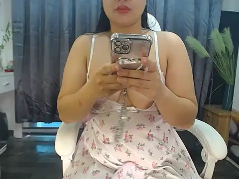 Snapshot of NANA_199k chatting on 11-18-25, 05:23 NANA 199k online show from 11-18-25, 05:23