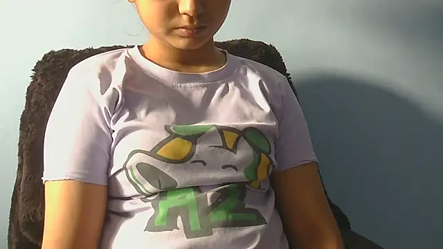 Snapshot of Cute-Bacchi chatting on 11-19-25, 04:34 Cute-Bacchi online show from 11-19-25, 04:34