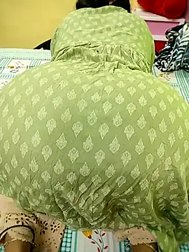 Snapshot of hotti-rashmi chatting on 11-01-25, 08:49 hotti-rashmi online show from 11-01-25, 08:49