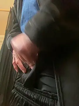 Snapshot of Bigrich112277 chatting on 02-18-26, 09:44 Bigrich112277 online show from 02-18-26, 09:44