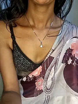 Snapshot of Diyab chatting on 11-29-25, 09:23 Diyab online show from 11-29-25, 09:23