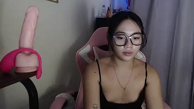 Snapshot of Sweetcummer_laura chatting on 11-02-25, 08:44 Sweetcummer laura online show from 11-02-25, 08:44