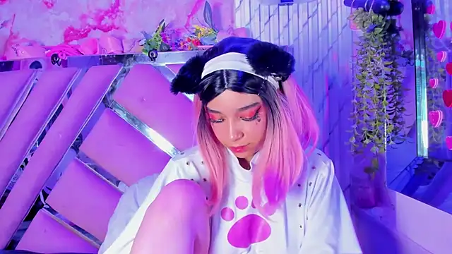 Akane Hikari  online show from 04-12-26, 03:28