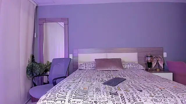 Snapshot of Alaiaguerra chatting on 10-23-25, 07:34 Alaiaguerra online show from 10-23-25, 07:34