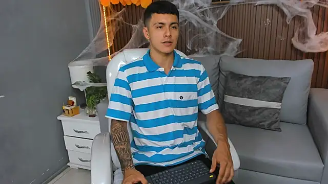 Leo santoro online show from 10-23-25, 02:05