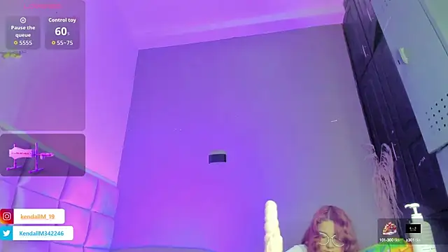 Snapshot of _Kendall_19 chatting on 09-17-25, 07:59  Kendall 19 online show from 09-17-25, 07:59