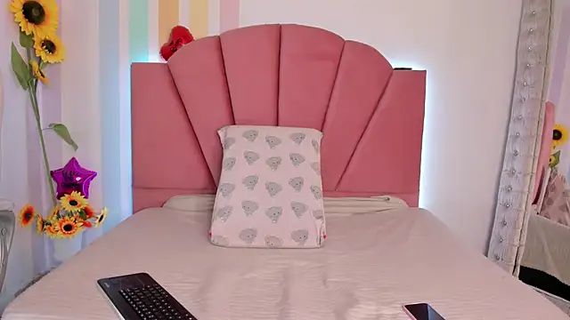 Amy Bunnie 18 online show from 10-17-25, 09:28