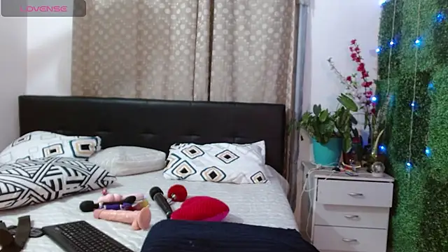 Snapshot of angelly__kate chatting on 09-11-25, 12:55 angelly kate online show from 09-11-25, 12:55