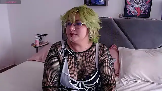 Snapshot of XxGreenGoodxX chatting on 02-05-26, 06:56 XxGreenGoodxX online show from 02-05-26, 06:56