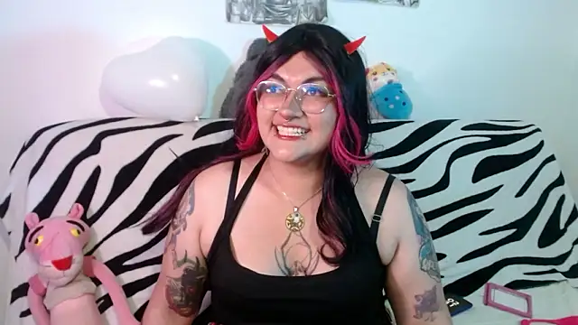 Snapshot of XxGreenGoodxX chatting on 02-14-26, 07:32 XxGreenGoodxX online show from 02-14-26, 07:32