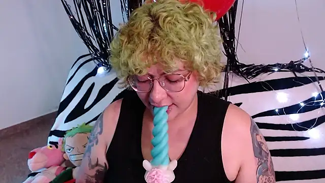 Snapshot of XxGreenGoodxX chatting on 02-17-26, 09:54 XxGreenGoodxX online show from 02-17-26, 09:54