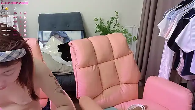 Snapshot of SR_897 chatting on 10-08-25, 02:36 SR 897 online show from 10-08-25, 02:36