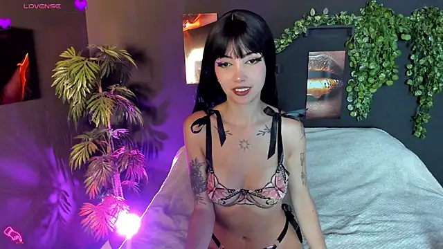 Evelyn Russoo online show from 09-16-25, 01:56
