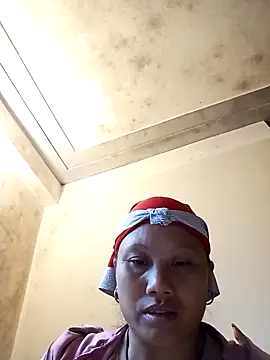 Snapshot of Bibilenu chatting on 10-21-25, 12:11 Bibilenu online show from 10-21-25, 12:11