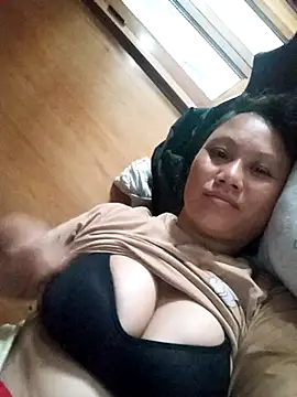 Snapshot of Bibilenu chatting on 11-12-25, 05:30 Bibilenu online show from 11-12-25, 05:30