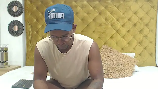 AndyCalifornia1 online show from 11-19-25, 01:11